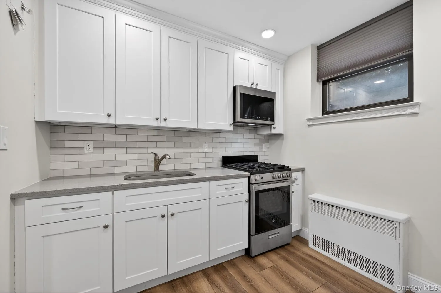 319 Main Street, North Hempstead, NY, 2 Rooms Rooms,1 BathroomBathrooms,Residential Lease,For Rent,Main,0,1006414 319 Main Street, North Hempstead, NY, 2 Rooms Rooms,1 BathroomBathrooms,Residential Lease,For Rent,Main,0,1006414