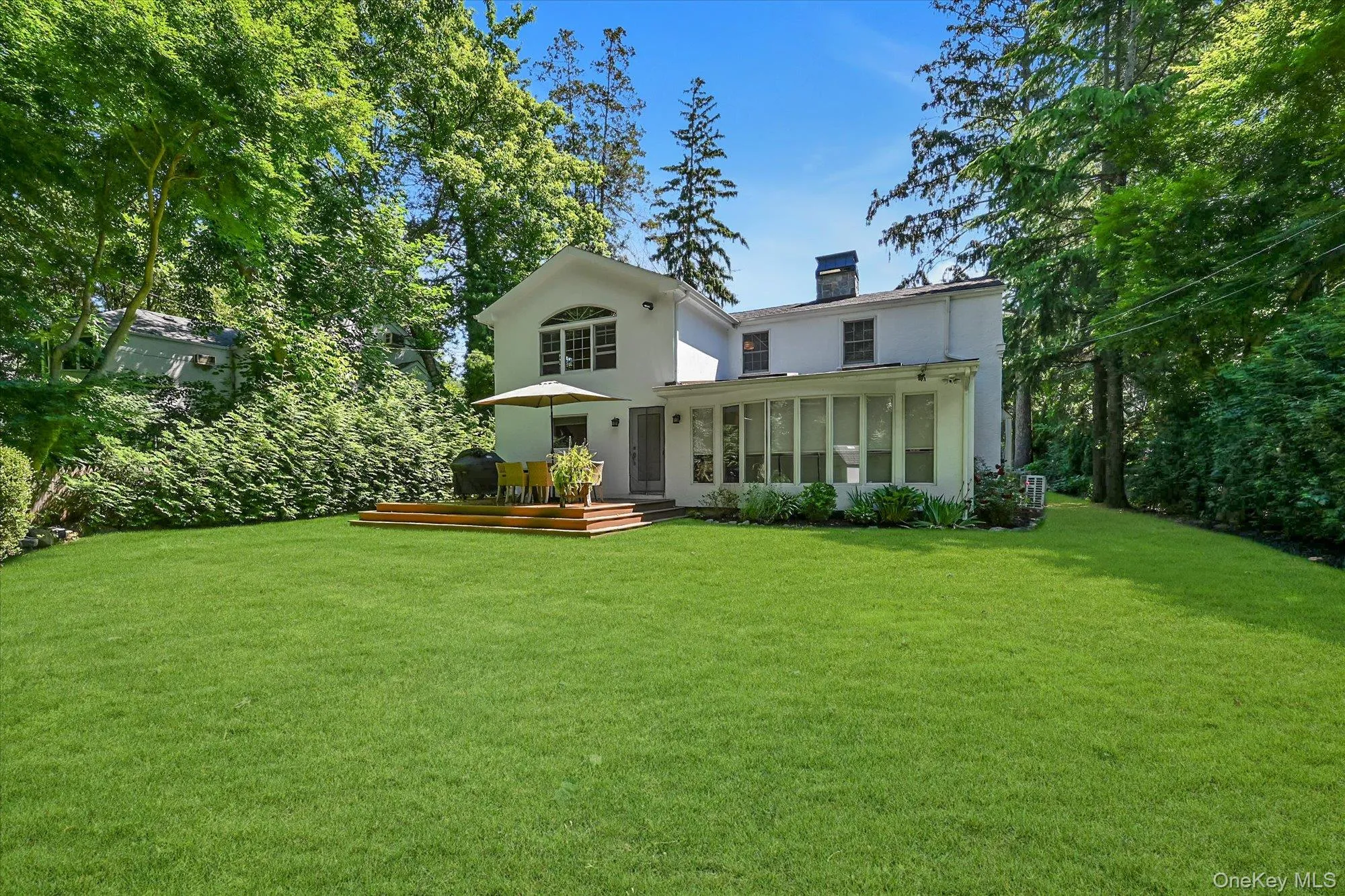 Large Deck and Beautiful Backyard Large Deck and Beautiful Backyard