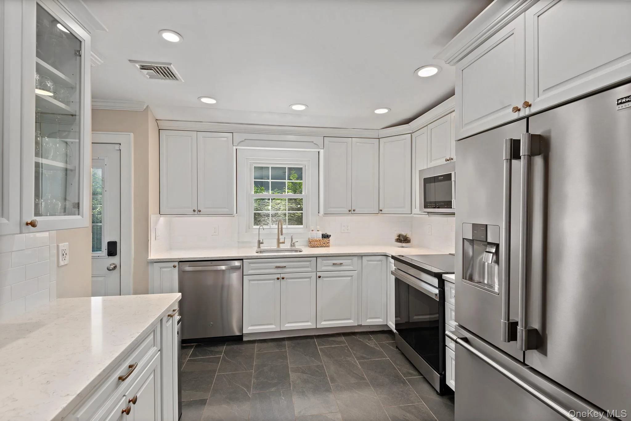 58 Roseville Avenue, Smithtown, NY, 3 Bedrooms Bedrooms, 7 Rooms Rooms,2 BathroomsBathrooms,Residential,For Rent,Roseville,0,1006420 58 Roseville Avenue, Smithtown, NY, 3 Bedrooms Bedrooms, 7 Rooms Rooms,2 BathroomsBathrooms,Residential,For Rent,Roseville,0,1006420