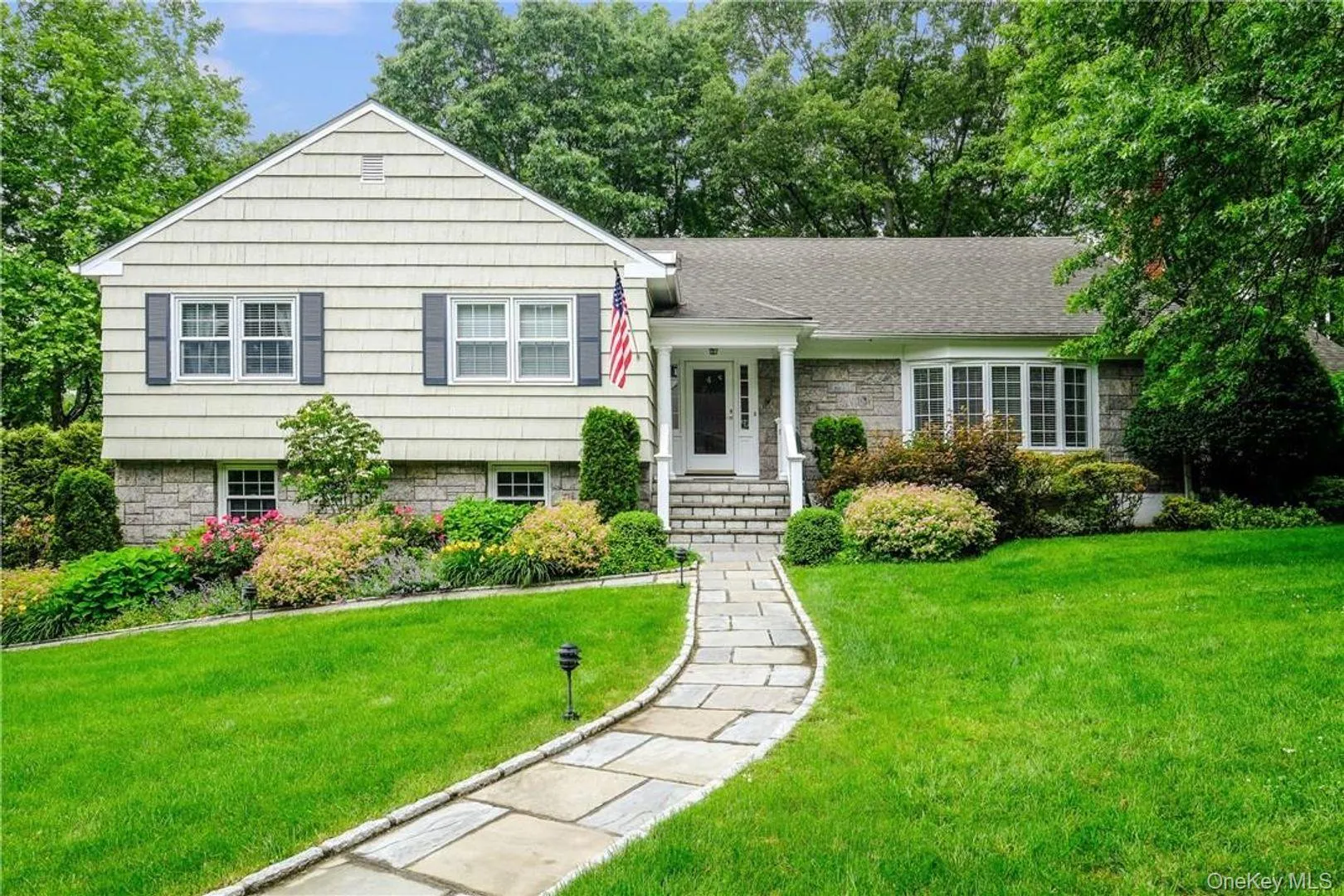 4 Iroquois Trail, Harrison, NY, 4 Bedrooms Bedrooms, 11 Rooms Rooms,3 BathroomsBathrooms,Residential Lease,For Rent,Iroquois,0,KEY1006421 4 Iroquois Trail, Harrison, NY, 4 Bedrooms Bedrooms, 11 Rooms Rooms,3 BathroomsBathrooms,Residential Lease,For Rent,Iroquois,0,KEY1006421