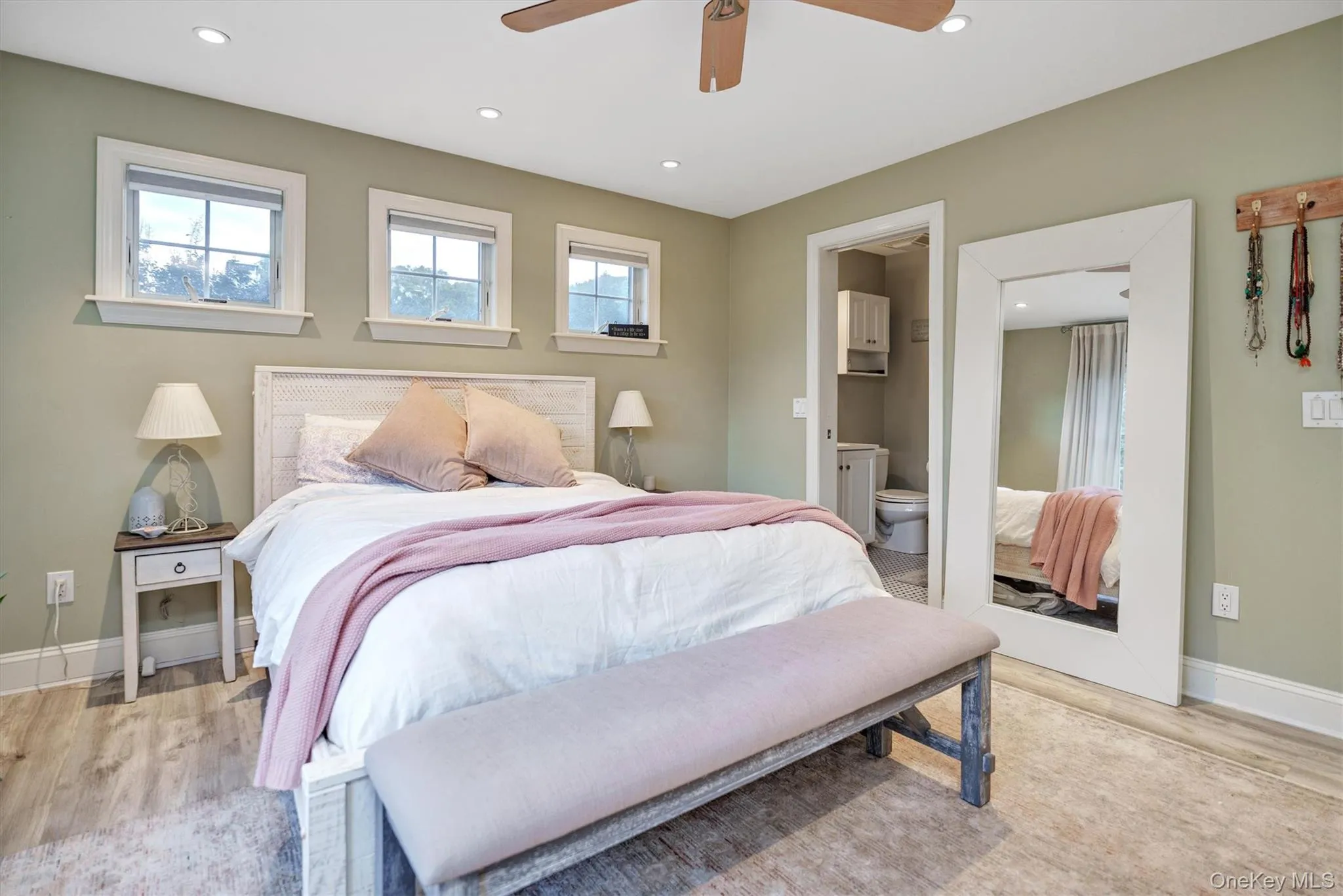 188 Country Road, Southampton, NY, 3 Bedrooms Bedrooms, 6 Rooms Rooms,2 BathroomsBathrooms,Residential,For Rent,Country,0,1006425 188 Country Road, Southampton, NY, 3 Bedrooms Bedrooms, 6 Rooms Rooms,2 BathroomsBathrooms,Residential,For Rent,Country,0,1006425