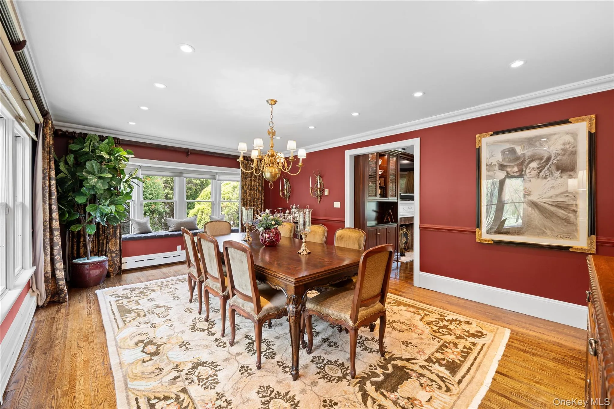 FORMAL DINING ROOM FORMAL DINING ROOM