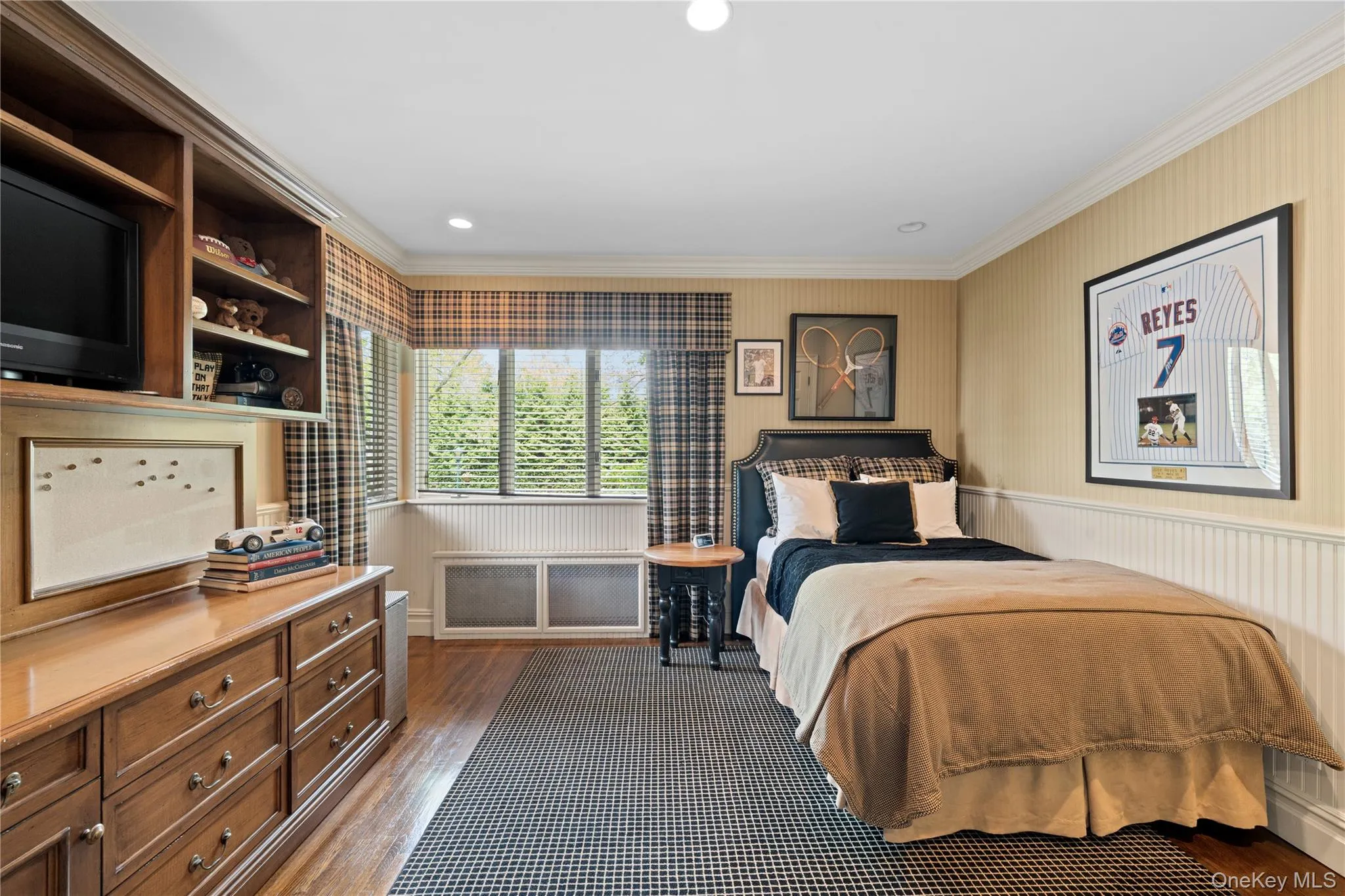 BEDROOM BEDROOM