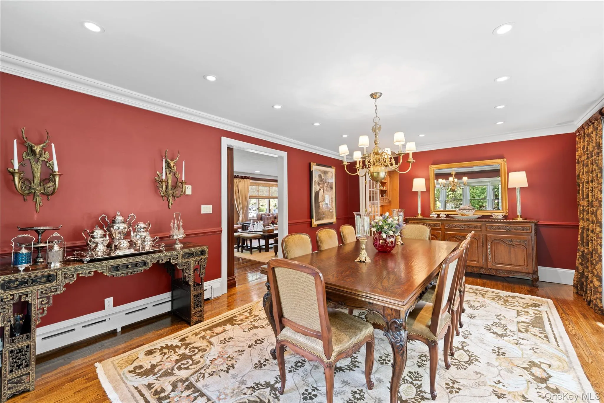 FORMAL DINING ROOM FORMAL DINING ROOM