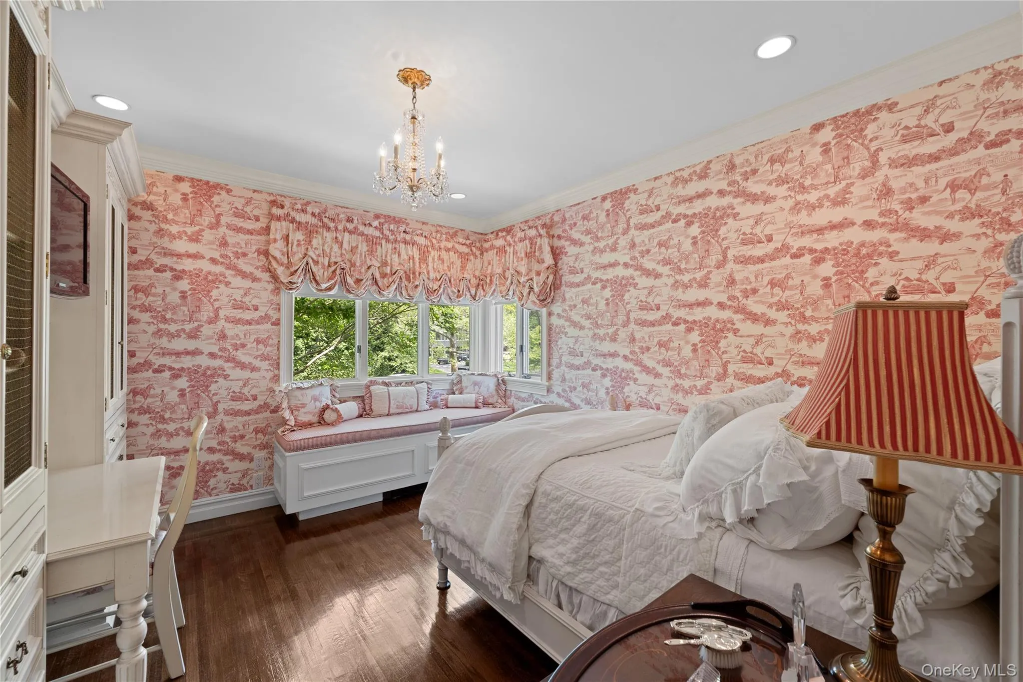 BEDROOM BEDROOM
