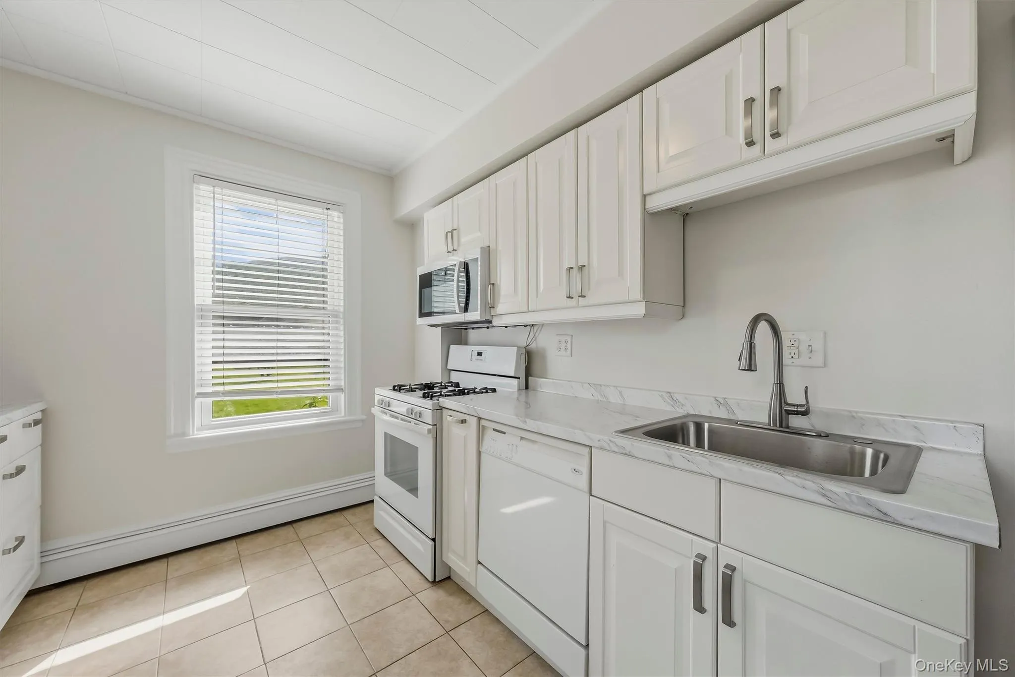 13-15 Cherry Avenue, Cornwall, NY, 2 Bedroom Bedrooms, 5 Room Rooms,1 BathroomBathrooms,Residential Lease,For Rent,Cherry,0,1006432 13-15 Cherry Avenue, Cornwall, NY, 2 Bedroom Bedrooms, 5 Room Rooms,1 BathroomBathrooms,Residential Lease,For Rent,Cherry,0,1006432