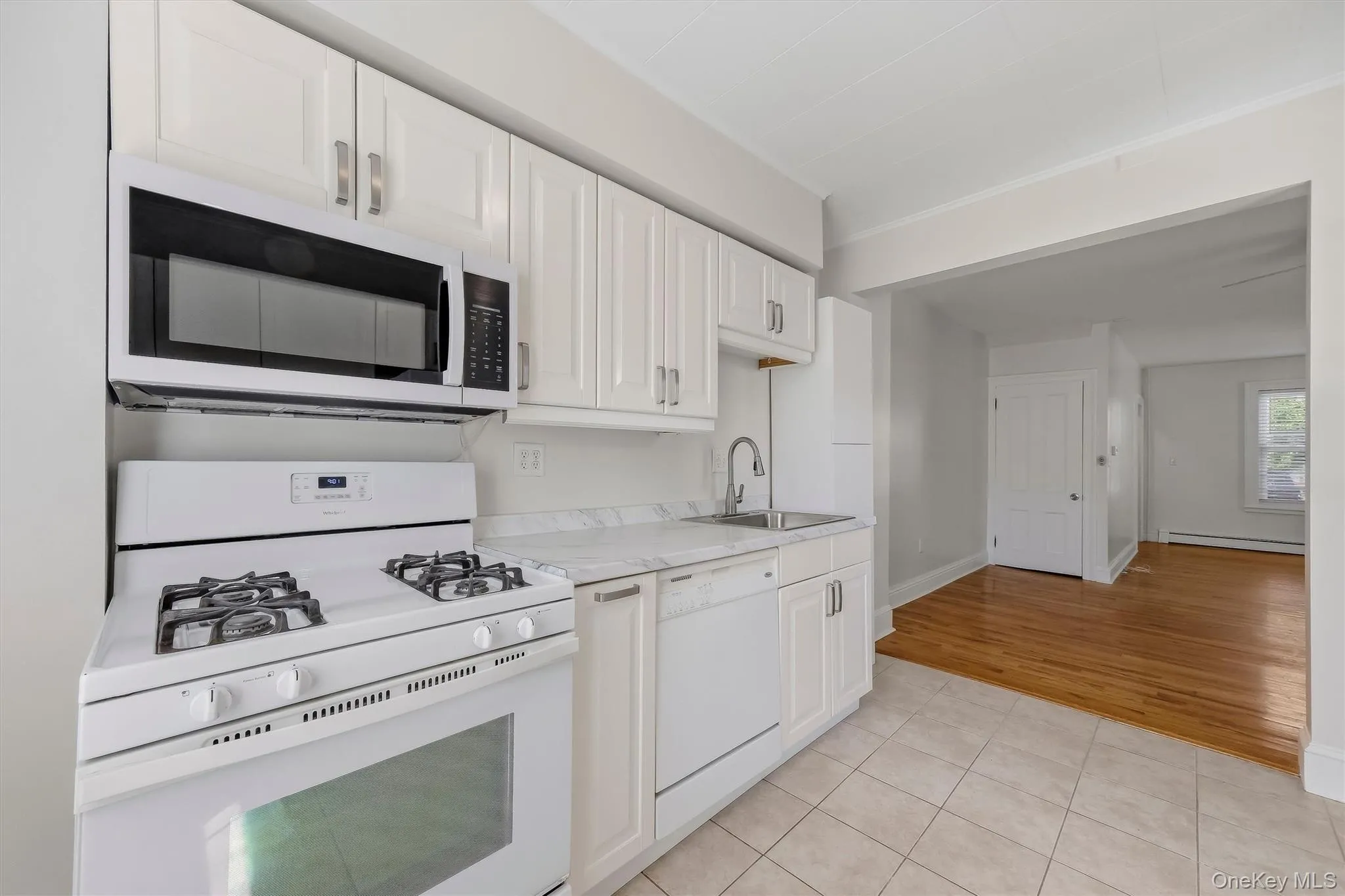 13-15 Cherry Avenue, Cornwall, NY, 2 Bedroom Bedrooms, 5 Room Rooms,1 BathroomBathrooms,Residential Lease,For Rent,Cherry,0,1006432 13-15 Cherry Avenue, Cornwall, NY, 2 Bedroom Bedrooms, 5 Room Rooms,1 BathroomBathrooms,Residential Lease,For Rent,Cherry,0,1006432