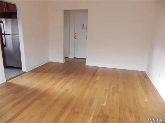 17 Schenck Avenue, North Hempstead, NY, 1 Bedroom Bedrooms, 3 Rooms Rooms,1 BathroomBathrooms,Residential Lease,For Rent,Schenck,0,1006436 17 Schenck Avenue, North Hempstead, NY, 1 Bedroom Bedrooms, 3 Rooms Rooms,1 BathroomBathrooms,Residential Lease,For Rent,Schenck,0,1006436
