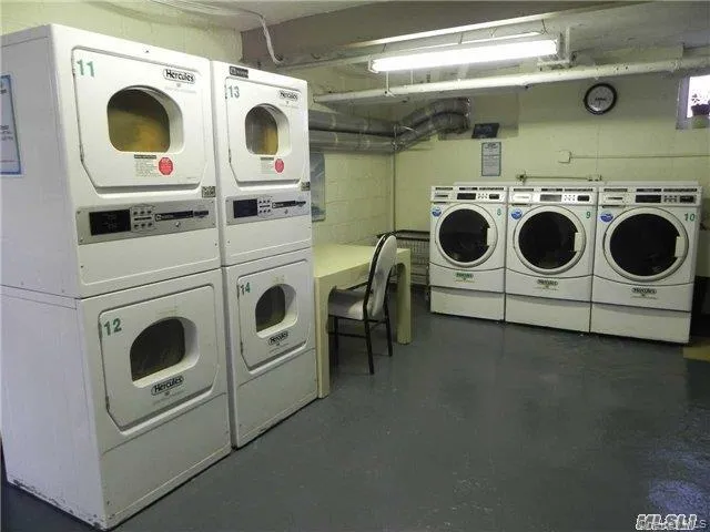 17 Schenck Avenue, North Hempstead, NY, 1 Bedroom Bedrooms, 3 Rooms Rooms,1 BathroomBathrooms,Residential Lease,For Rent,Schenck,0,1006436 17 Schenck Avenue, North Hempstead, NY, 1 Bedroom Bedrooms, 3 Rooms Rooms,1 BathroomBathrooms,Residential Lease,For Rent,Schenck,0,1006436