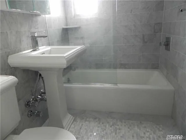 17 Schenck Avenue, North Hempstead, NY, 1 Bedroom Bedrooms, 3 Rooms Rooms,1 BathroomBathrooms,Residential Lease,For Rent,Schenck,0,1006436 17 Schenck Avenue, North Hempstead, NY, 1 Bedroom Bedrooms, 3 Rooms Rooms,1 BathroomBathrooms,Residential Lease,For Rent,Schenck,0,1006436
