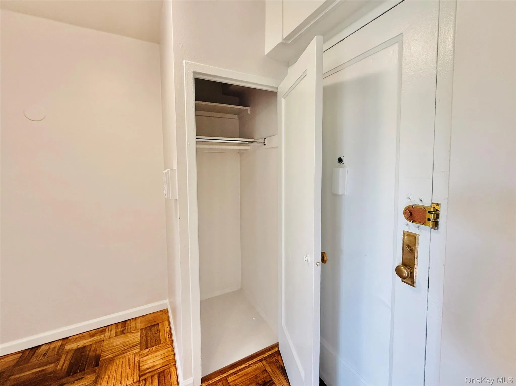 1680 Metropolitan Avenue, New York, NY, 2 Bedrooms Bedrooms, 4 Rooms Rooms,1 BathroomBathrooms,Residential,For Rent,Metropolitan,0,1006447 1680 Metropolitan Avenue, New York, NY, 2 Bedrooms Bedrooms, 4 Rooms Rooms,1 BathroomBathrooms,Residential,For Rent,Metropolitan,0,1006447