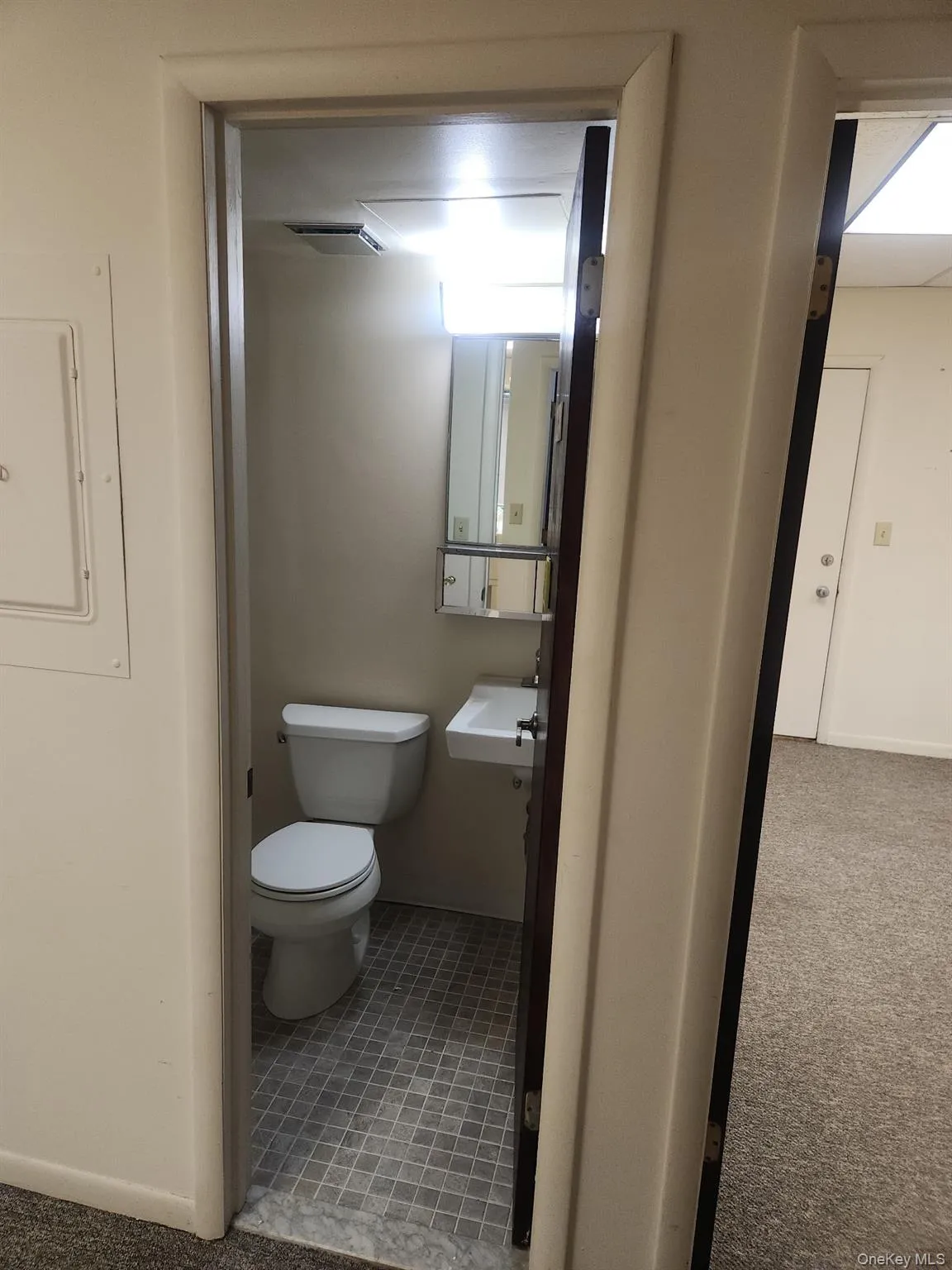 Main bathroom Angle 1 (has 2 doors) Main bathroom Angle 1 (has 2 doors)