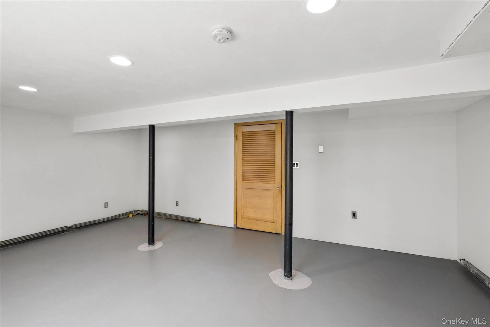 23 Meroke Lane, Brookhaven, NY, 3 Bedrooms Bedrooms, 6 Rooms Rooms,1 BathroomBathrooms,Residential,For Rent,Meroke,0,1006464 23 Meroke Lane, Brookhaven, NY, 3 Bedrooms Bedrooms, 6 Rooms Rooms,1 BathroomBathrooms,Residential,For Rent,Meroke,0,1006464