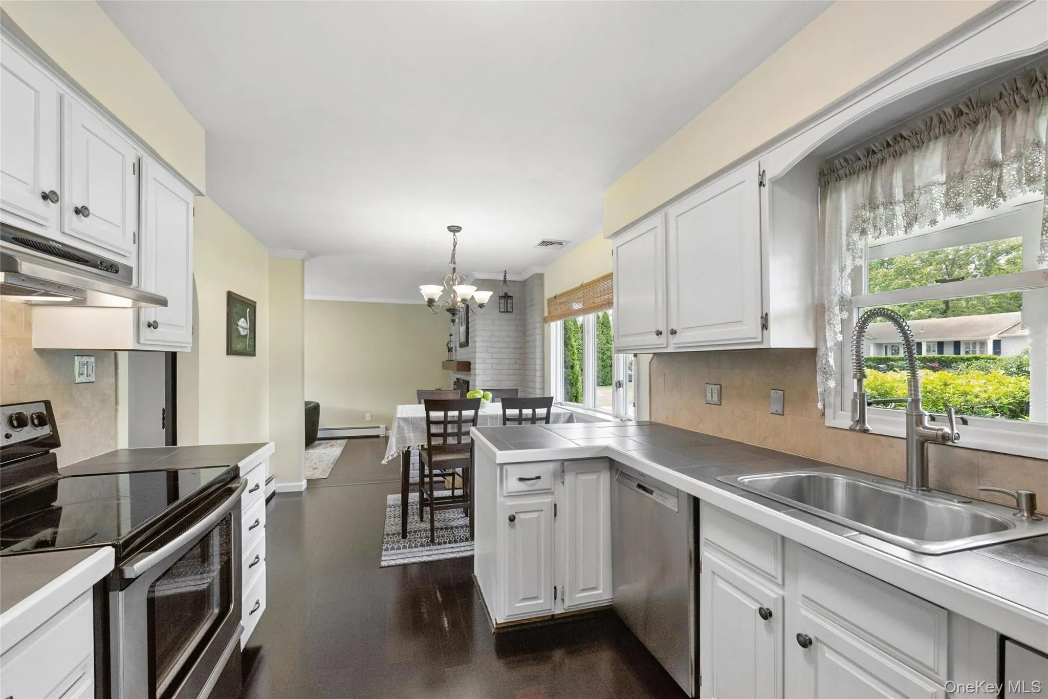 23 Meroke Lane, Brookhaven, NY, 3 Bedrooms Bedrooms, 6 Rooms Rooms,1 BathroomBathrooms,Residential,For Rent,Meroke,0,1006464 23 Meroke Lane, Brookhaven, NY, 3 Bedrooms Bedrooms, 6 Rooms Rooms,1 BathroomBathrooms,Residential,For Rent,Meroke,0,1006464