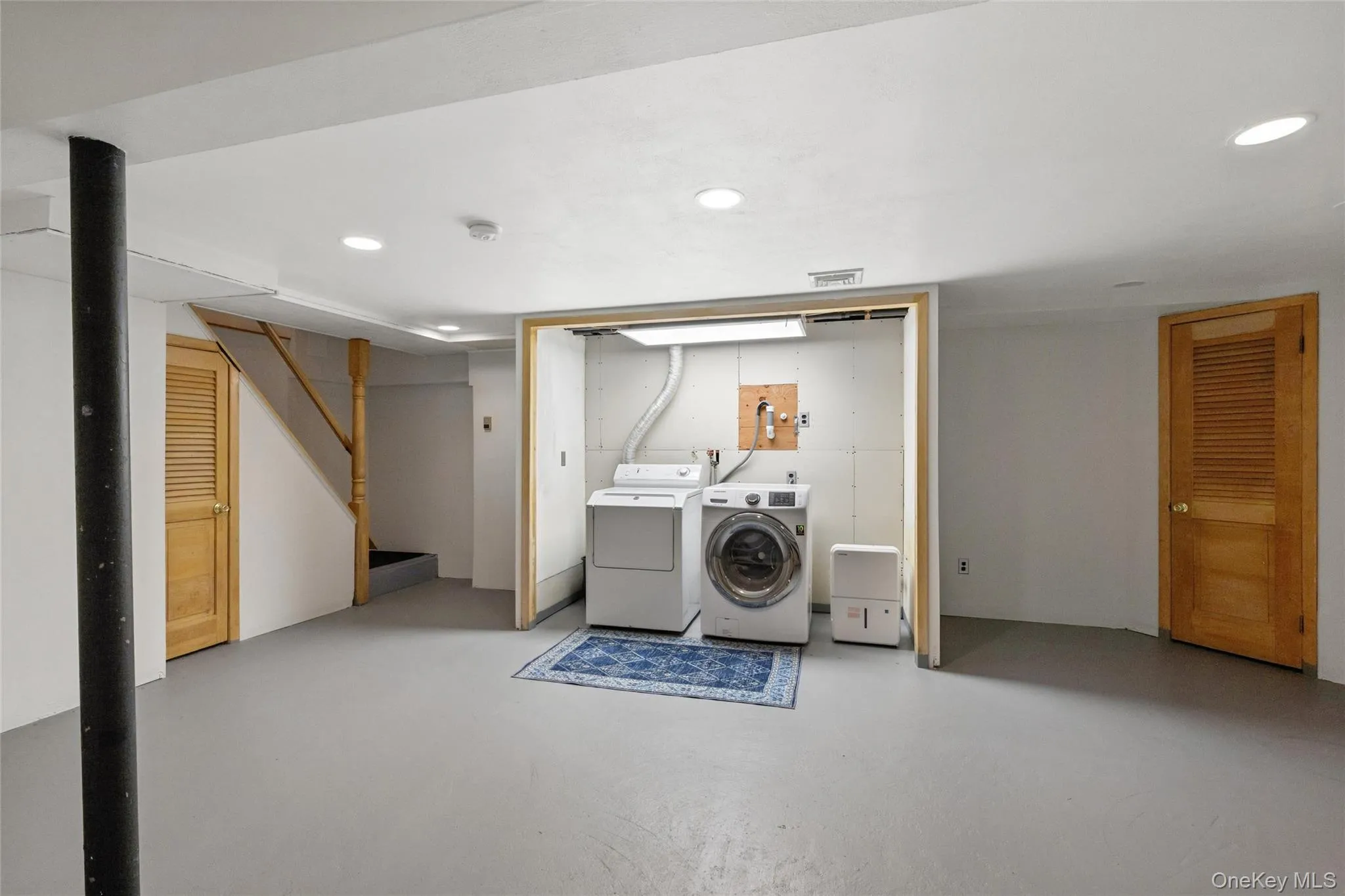 23 Meroke Lane, Brookhaven, NY, 3 Bedrooms Bedrooms, 6 Rooms Rooms,1 BathroomBathrooms,Residential,For Rent,Meroke,0,1006464 23 Meroke Lane, Brookhaven, NY, 3 Bedrooms Bedrooms, 6 Rooms Rooms,1 BathroomBathrooms,Residential,For Rent,Meroke,0,1006464