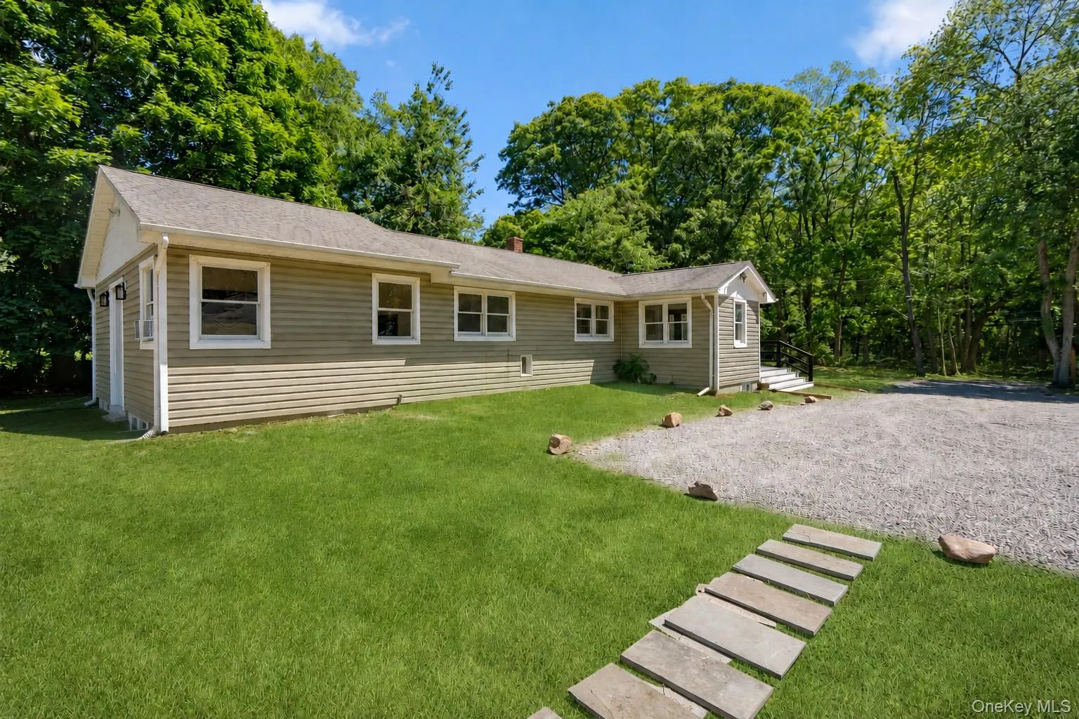 280 Holbrook Road, Brookhaven, NY, 5 Bedrooms Bedrooms, 7 Rooms Rooms,3 BathroomsBathrooms,Residential,For Rent,Holbrook,0,1006465 280 Holbrook Road, Brookhaven, NY, 5 Bedrooms Bedrooms, 7 Rooms Rooms,3 BathroomsBathrooms,Residential,For Rent,Holbrook,0,1006465