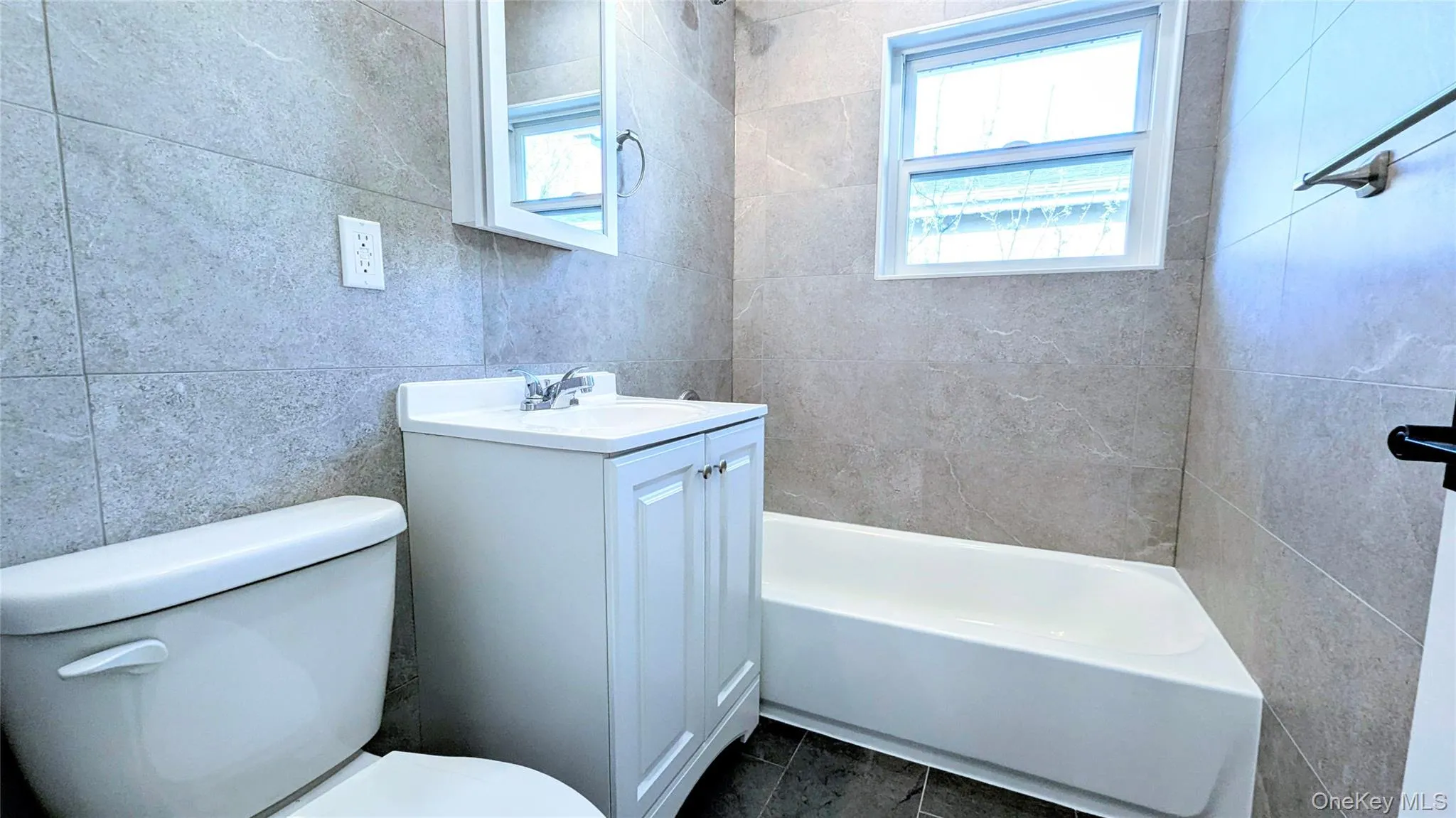 43 Yennicock Avenue, North Hempstead, NY, 2 Bedrooms Bedrooms, 4 Rooms Rooms,1 BathroomBathrooms,Residential Lease,For Rent,Yennicock,0,1006472 43 Yennicock Avenue, North Hempstead, NY, 2 Bedrooms Bedrooms, 4 Rooms Rooms,1 BathroomBathrooms,Residential Lease,For Rent,Yennicock,0,1006472