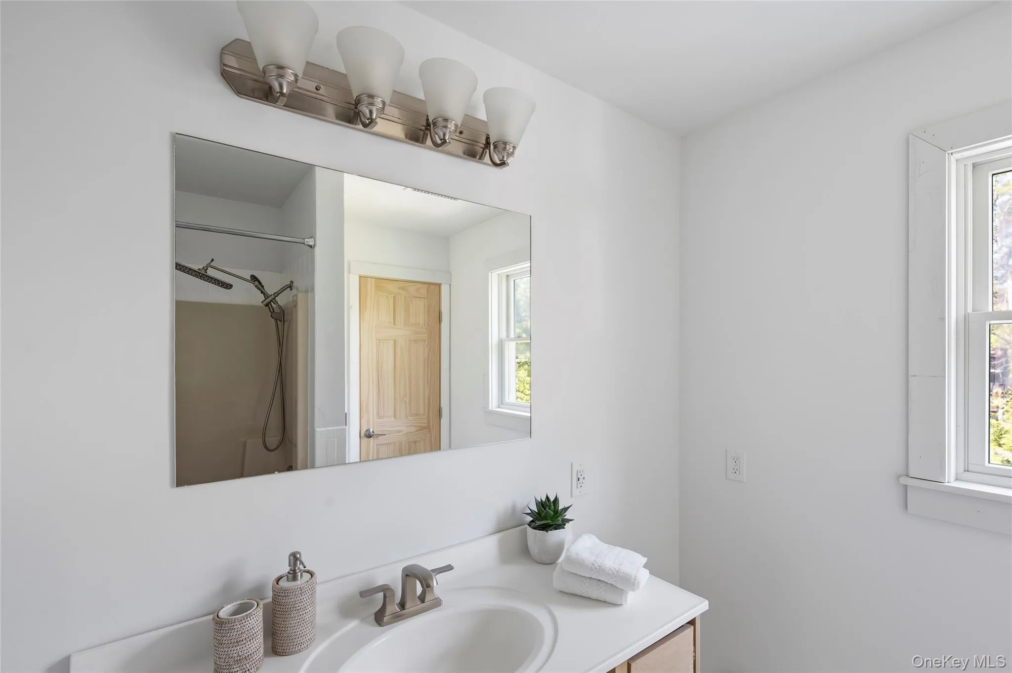 78 North Road, Southampton, NY, 4 Bedrooms Bedrooms, 6 Rooms Rooms,2 BathroomsBathrooms,Residential Lease,For Rent,North,0,1006489 78 North Road, Southampton, NY, 4 Bedrooms Bedrooms, 6 Rooms Rooms,2 BathroomsBathrooms,Residential Lease,For Rent,North,0,1006489