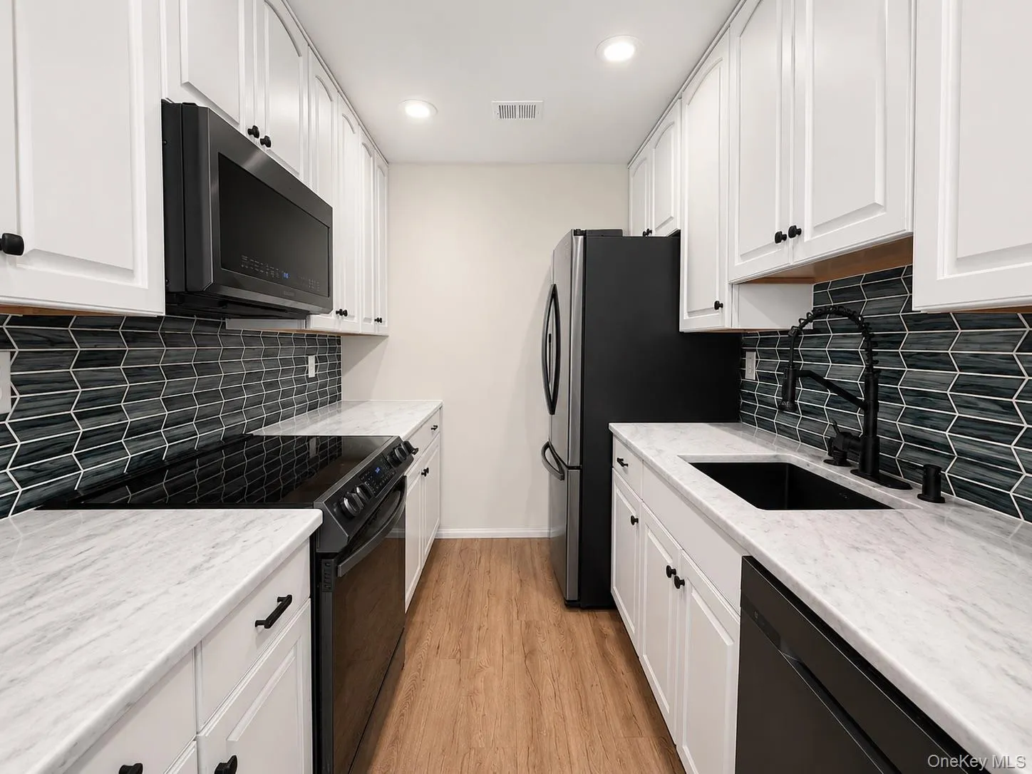 201 Birchwood Road, Brookhaven, NY, 2 Bedrooms Bedrooms, 5 Rooms Rooms,2 BathroomsBathrooms,Residential Lease,For Rent,Birchwood,0,1006496 201 Birchwood Road, Brookhaven, NY, 2 Bedrooms Bedrooms, 5 Rooms Rooms,2 BathroomsBathrooms,Residential Lease,For Rent,Birchwood,0,1006496