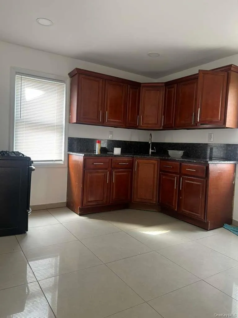 24125 144th Avenue, New York, NY, 2 Bedrooms Bedrooms, 4 Rooms Rooms,1 BathroomBathrooms,Residential Lease,For Rent,144th,0,1006504 24125 144th Avenue, New York, NY, 2 Bedrooms Bedrooms, 4 Rooms Rooms,1 BathroomBathrooms,Residential Lease,For Rent,144th,0,1006504