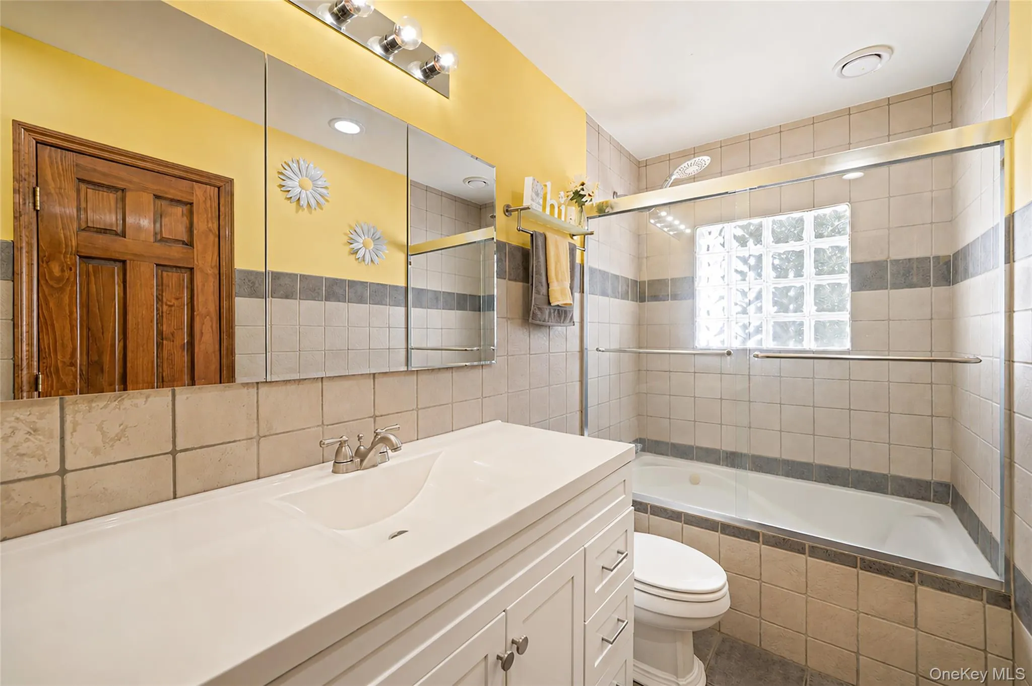 129 Sherman Street, Islip, NY, 5 Bedrooms Bedrooms, 9 Rooms Rooms,2 BathroomsBathrooms,Residential,For Rent,Sherman,0,1006516 129 Sherman Street, Islip, NY, 5 Bedrooms Bedrooms, 9 Rooms Rooms,2 BathroomsBathrooms,Residential,For Rent,Sherman,0,1006516