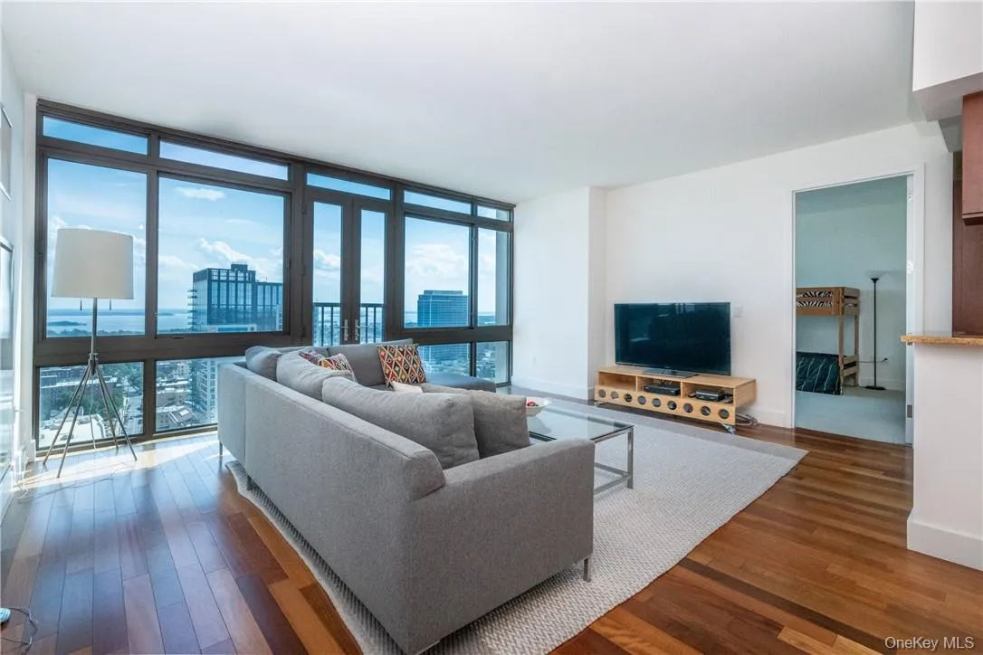 Floor to ceiling windows Floor to ceiling windows