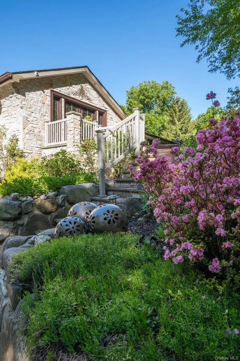 121 Laurel Lane, Oyster Bay, NY, 5 Bedrooms Bedrooms, 20 Rooms Rooms,5 BathroomsBathrooms,Residential,For Rent,Laurel,0,1006519 121 Laurel Lane, Oyster Bay, NY, 5 Bedrooms Bedrooms, 20 Rooms Rooms,5 BathroomsBathrooms,Residential,For Rent,Laurel,0,1006519