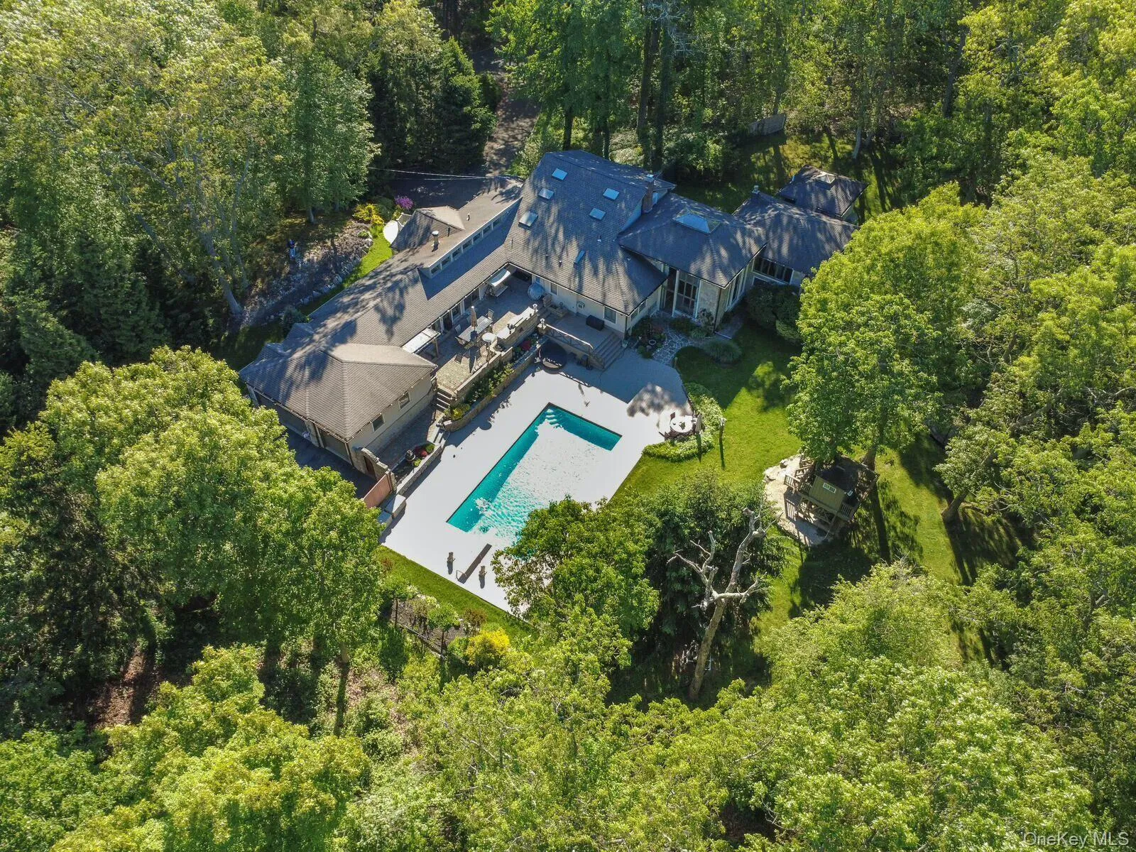 121 Laurel Lane, Oyster Bay, NY, 5 Bedrooms Bedrooms, 20 Rooms Rooms,5 BathroomsBathrooms,Residential,For Rent,Laurel,0,1006519 121 Laurel Lane, Oyster Bay, NY, 5 Bedrooms Bedrooms, 20 Rooms Rooms,5 BathroomsBathrooms,Residential,For Rent,Laurel,0,1006519