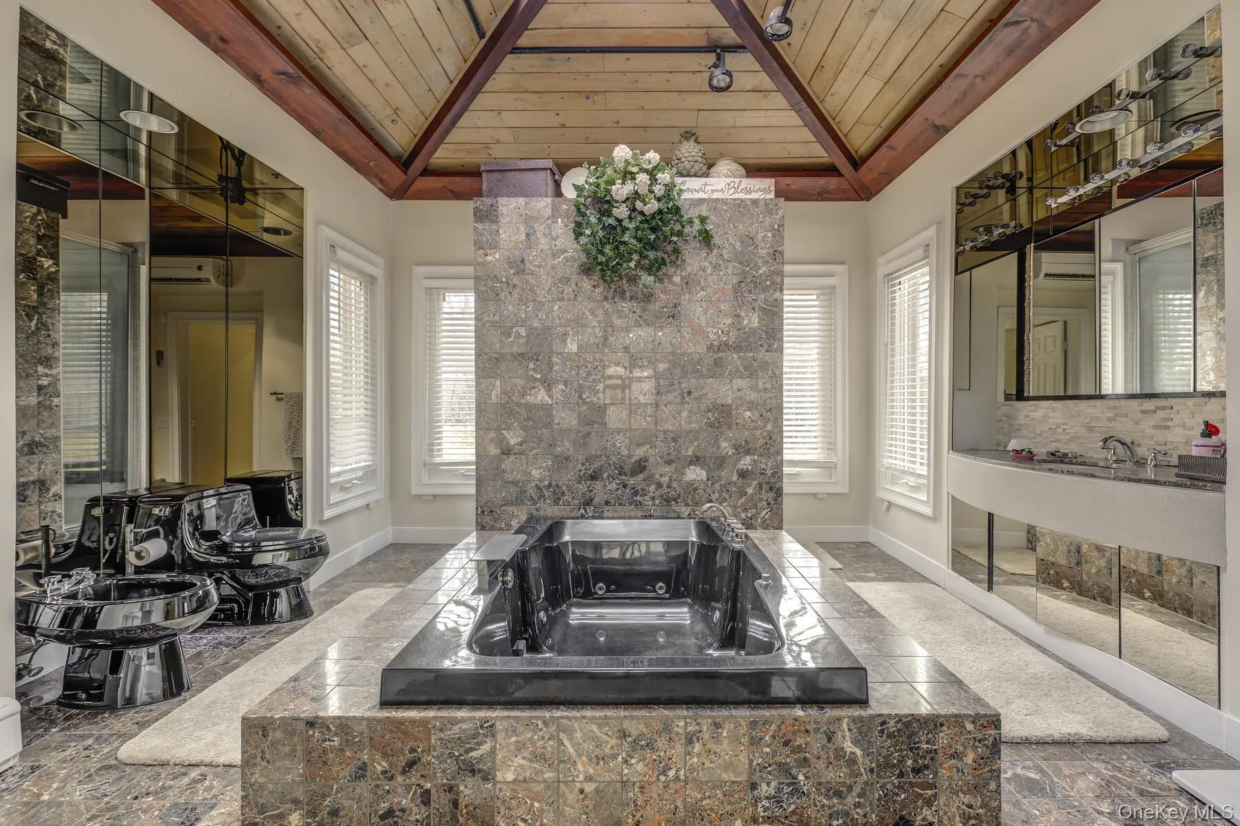 121 Laurel Lane, Oyster Bay, NY, 5 Bedrooms Bedrooms, 20 Rooms Rooms,5 BathroomsBathrooms,Residential,For Rent,Laurel,0,1006519 121 Laurel Lane, Oyster Bay, NY, 5 Bedrooms Bedrooms, 20 Rooms Rooms,5 BathroomsBathrooms,Residential,For Rent,Laurel,0,1006519