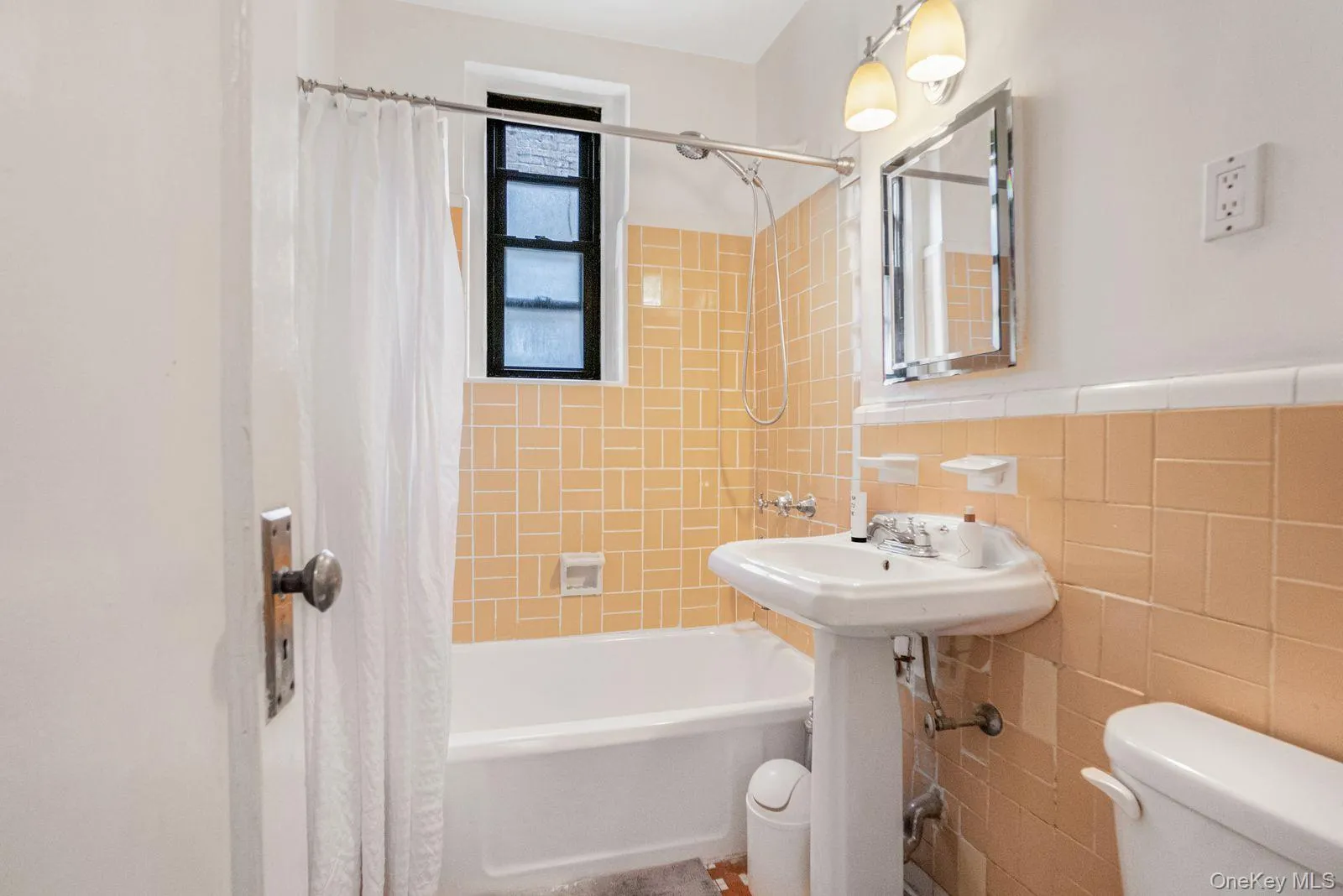 41-12 41st ST 41st Street, New York, NY, 2 Rooms Rooms,1 BathroomBathrooms,Residential,For Rent,41st Street,0,1006522 41-12 41st ST 41st Street, New York, NY, 2 Rooms Rooms,1 BathroomBathrooms,Residential,For Rent,41st Street,0,1006522