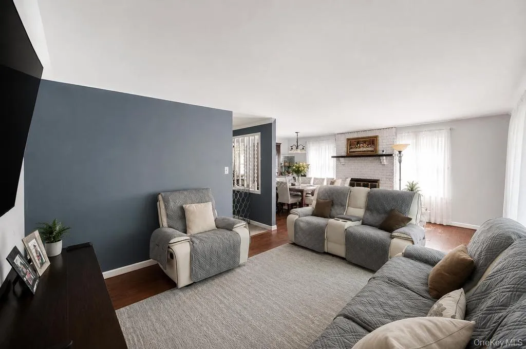 3 Sugar Pine Circle, Brookhaven, NY, 5 Bedrooms Bedrooms, 10 Rooms Rooms,2 BathroomsBathrooms,Residential,For Rent,Sugar Pine,0,1006525 3 Sugar Pine Circle, Brookhaven, NY, 5 Bedrooms Bedrooms, 10 Rooms Rooms,2 BathroomsBathrooms,Residential,For Rent,Sugar Pine,0,1006525