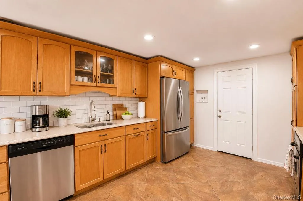 3 Sugar Pine Circle, Brookhaven, NY, 5 Bedrooms Bedrooms, 10 Rooms Rooms,2 BathroomsBathrooms,Residential,For Rent,Sugar Pine,0,1006525 3 Sugar Pine Circle, Brookhaven, NY, 5 Bedrooms Bedrooms, 10 Rooms Rooms,2 BathroomsBathrooms,Residential,For Rent,Sugar Pine,0,1006525