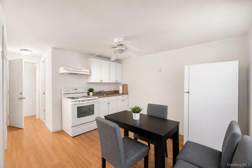 3 Sugar Pine Circle, Brookhaven, NY, 5 Bedrooms Bedrooms, 10 Rooms Rooms,2 BathroomsBathrooms,Residential,For Rent,Sugar Pine,0,1006525 3 Sugar Pine Circle, Brookhaven, NY, 5 Bedrooms Bedrooms, 10 Rooms Rooms,2 BathroomsBathrooms,Residential,For Rent,Sugar Pine,0,1006525