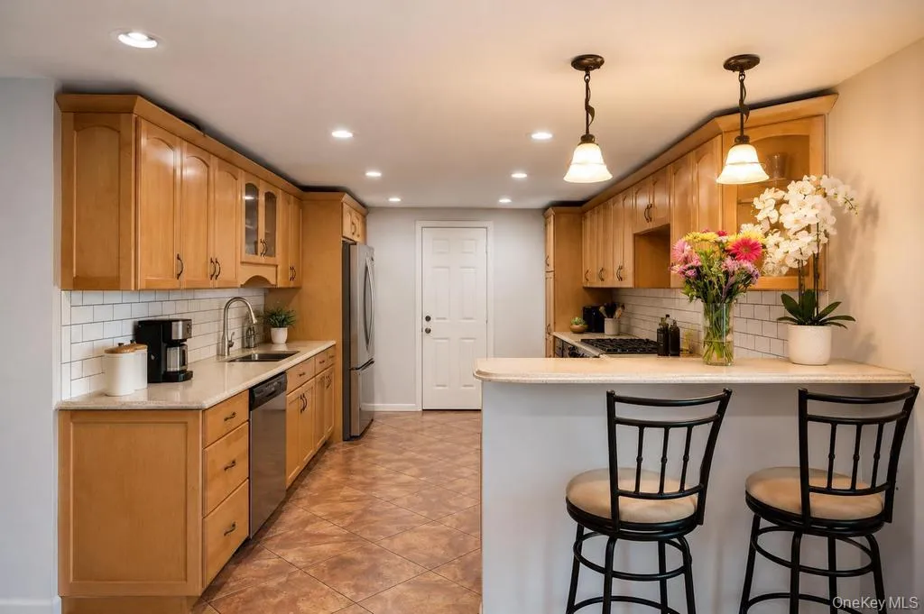 3 Sugar Pine Circle, Brookhaven, NY, 5 Bedrooms Bedrooms, 10 Rooms Rooms,2 BathroomsBathrooms,Residential,For Rent,Sugar Pine,0,1006525 3 Sugar Pine Circle, Brookhaven, NY, 5 Bedrooms Bedrooms, 10 Rooms Rooms,2 BathroomsBathrooms,Residential,For Rent,Sugar Pine,0,1006525