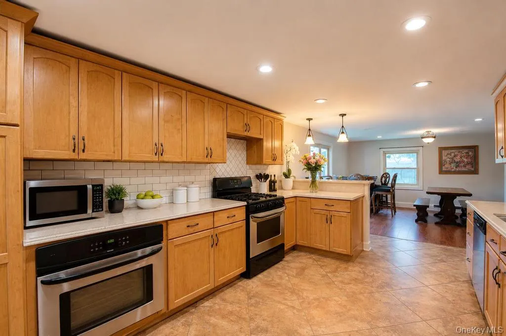 3 Sugar Pine Circle, Brookhaven, NY, 5 Bedrooms Bedrooms, 10 Rooms Rooms,2 BathroomsBathrooms,Residential,For Rent,Sugar Pine,0,1006525 3 Sugar Pine Circle, Brookhaven, NY, 5 Bedrooms Bedrooms, 10 Rooms Rooms,2 BathroomsBathrooms,Residential,For Rent,Sugar Pine,0,1006525