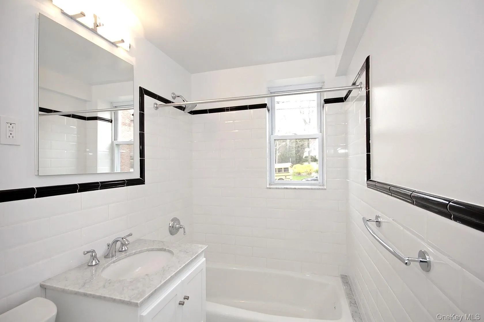 160 Middle Neck Road, North Hempstead, NY, 1 Bedroom Bedrooms, 4 Rooms Rooms,1 BathroomBathrooms,Residential Lease,For Rent,Middle Neck,0,1006528 160 Middle Neck Road, North Hempstead, NY, 1 Bedroom Bedrooms, 4 Rooms Rooms,1 BathroomBathrooms,Residential Lease,For Rent,Middle Neck,0,1006528
