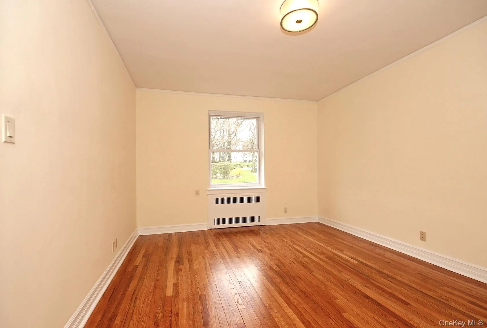 160 Middle Neck Road, North Hempstead, NY, 1 Bedroom Bedrooms, 4 Rooms Rooms,1 BathroomBathrooms,Residential Lease,For Rent,Middle Neck,0,1006528 160 Middle Neck Road, North Hempstead, NY, 1 Bedroom Bedrooms, 4 Rooms Rooms,1 BathroomBathrooms,Residential Lease,For Rent,Middle Neck,0,1006528