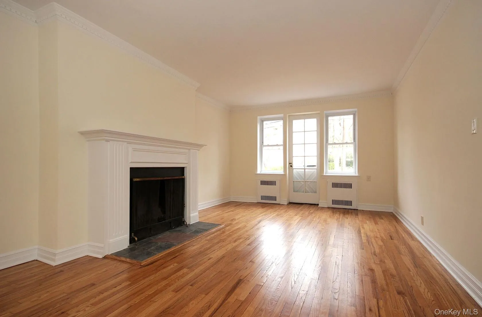 160 Middle Neck Road, North Hempstead, NY, 1 Bedroom Bedrooms, 4 Rooms Rooms,1 BathroomBathrooms,Residential Lease,For Rent,Middle Neck,0,1006528 160 Middle Neck Road, North Hempstead, NY, 1 Bedroom Bedrooms, 4 Rooms Rooms,1 BathroomBathrooms,Residential Lease,For Rent,Middle Neck,0,1006528
