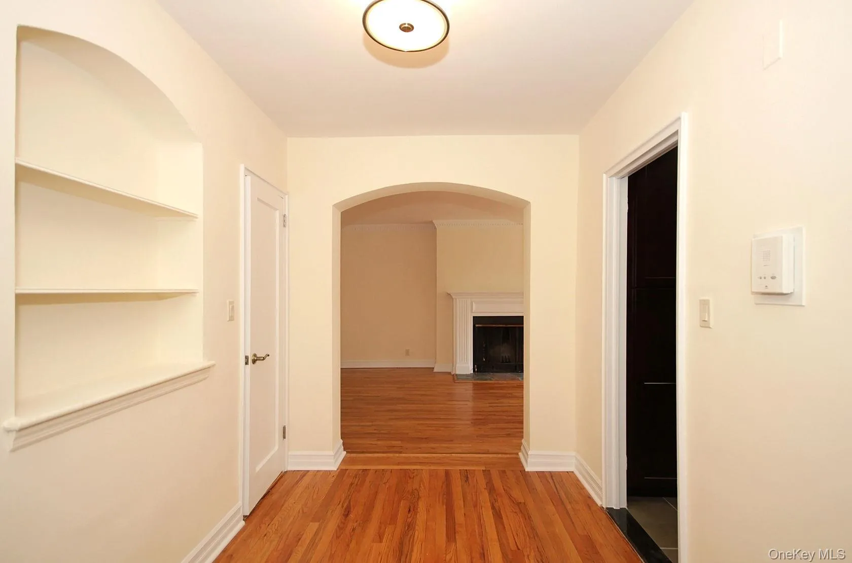 160 Middle Neck Road, North Hempstead, NY, 1 Bedroom Bedrooms, 4 Rooms Rooms,1 BathroomBathrooms,Residential Lease,For Rent,Middle Neck,0,1006528 160 Middle Neck Road, North Hempstead, NY, 1 Bedroom Bedrooms, 4 Rooms Rooms,1 BathroomBathrooms,Residential Lease,For Rent,Middle Neck,0,1006528