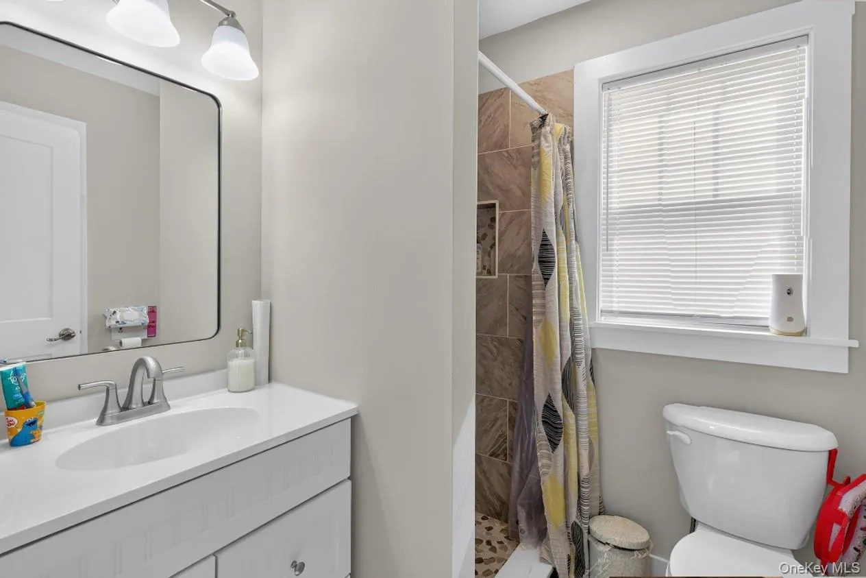 9 Okane Street, Islip, NY, 6 Bedrooms Bedrooms, 11 Rooms Rooms,3 BathroomsBathrooms,Residential,For Rent,Okane,0,1006532 9 Okane Street, Islip, NY, 6 Bedrooms Bedrooms, 11 Rooms Rooms,3 BathroomsBathrooms,Residential,For Rent,Okane,0,1006532