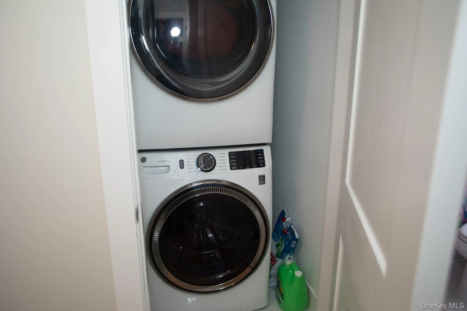 9 Okane Street, Islip, NY, 6 Bedrooms Bedrooms, 11 Rooms Rooms,3 BathroomsBathrooms,Residential,For Rent,Okane,0,1006532 9 Okane Street, Islip, NY, 6 Bedrooms Bedrooms, 11 Rooms Rooms,3 BathroomsBathrooms,Residential,For Rent,Okane,0,1006532