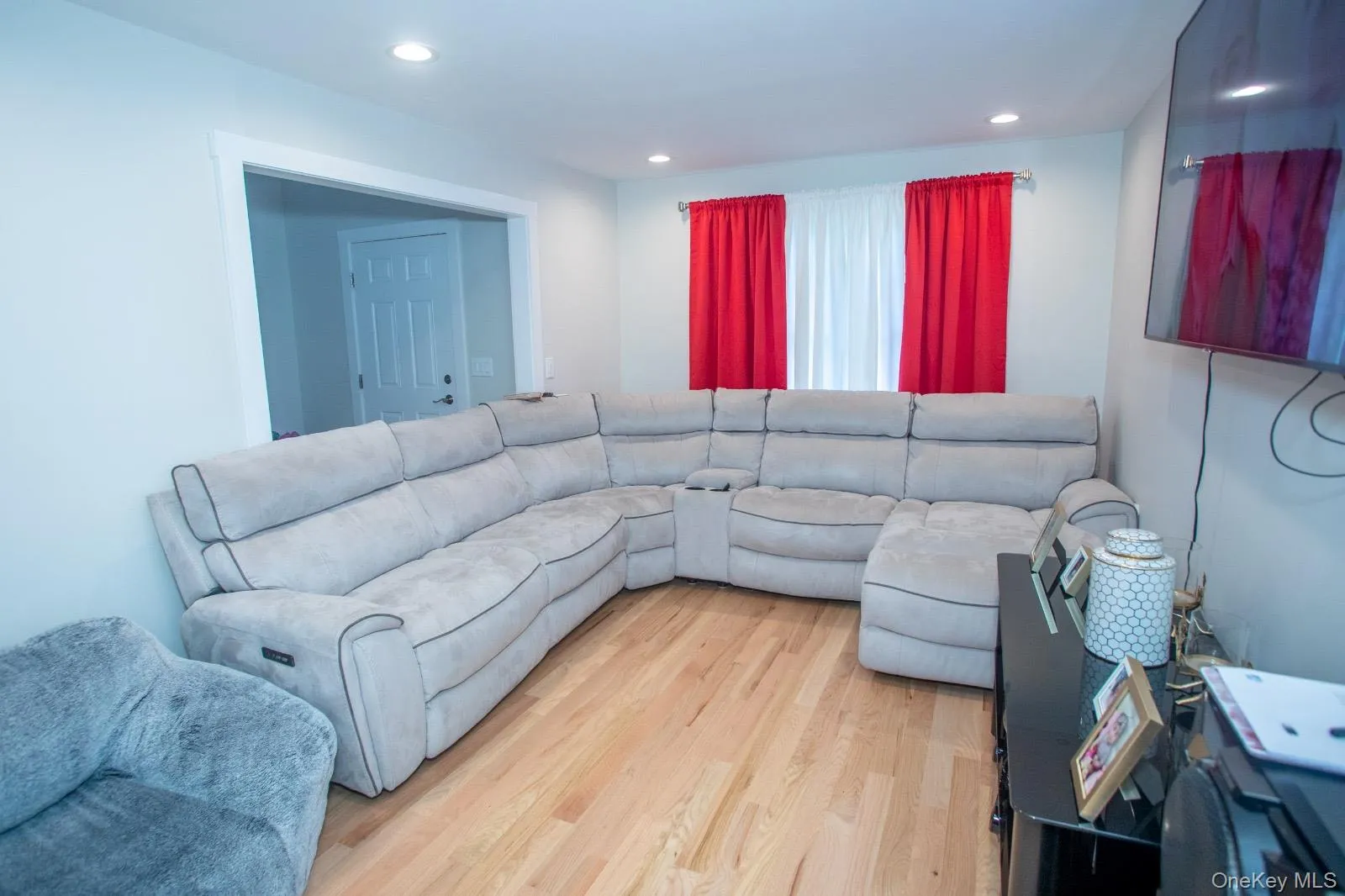 9 Okane Street, Islip, NY, 6 Bedrooms Bedrooms, 11 Rooms Rooms,3 BathroomsBathrooms,Residential,For Rent,Okane,0,1006532 9 Okane Street, Islip, NY, 6 Bedrooms Bedrooms, 11 Rooms Rooms,3 BathroomsBathrooms,Residential,For Rent,Okane,0,1006532