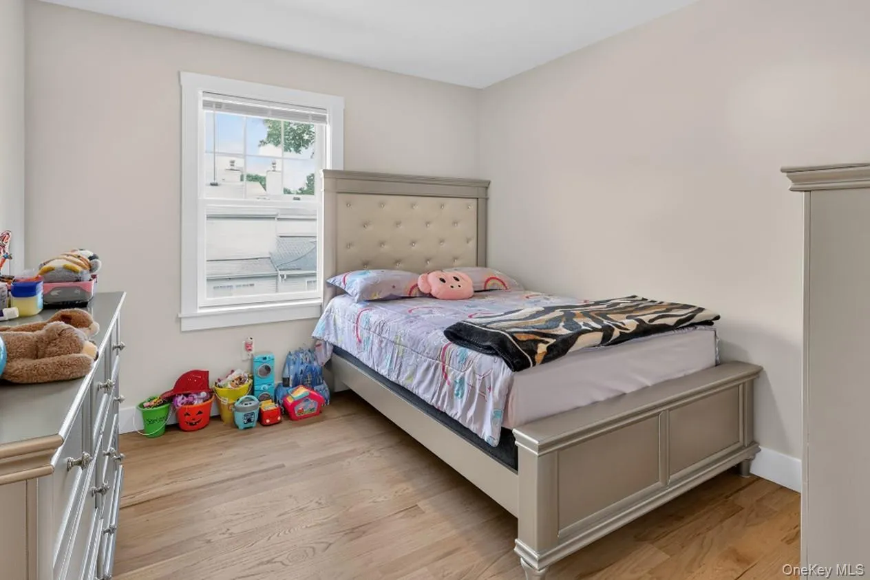 9 Okane Street, Islip, NY, 6 Bedrooms Bedrooms, 11 Rooms Rooms,3 BathroomsBathrooms,Residential,For Rent,Okane,0,1006532 9 Okane Street, Islip, NY, 6 Bedrooms Bedrooms, 11 Rooms Rooms,3 BathroomsBathrooms,Residential,For Rent,Okane,0,1006532