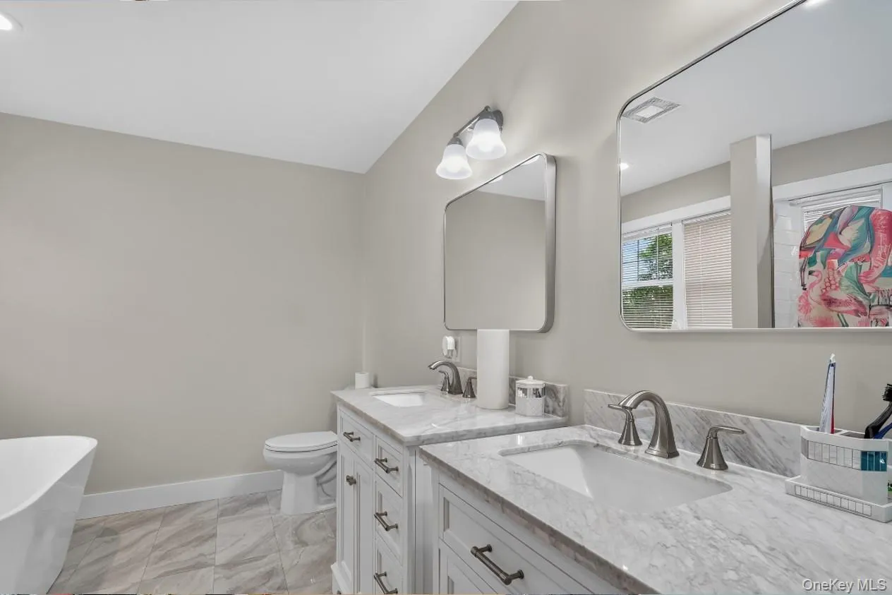 9 Okane Street, Islip, NY, 6 Bedrooms Bedrooms, 11 Rooms Rooms,3 BathroomsBathrooms,Residential,For Rent,Okane,0,1006532 9 Okane Street, Islip, NY, 6 Bedrooms Bedrooms, 11 Rooms Rooms,3 BathroomsBathrooms,Residential,For Rent,Okane,0,1006532