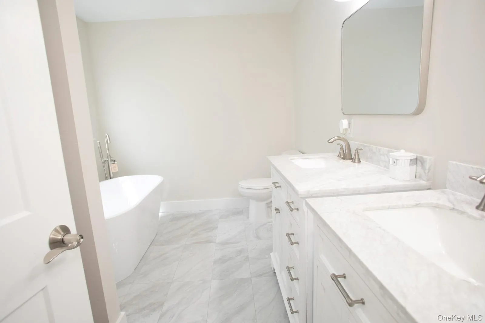 9 Okane Street, Islip, NY, 6 Bedrooms Bedrooms, 11 Rooms Rooms,3 BathroomsBathrooms,Residential,For Rent,Okane,0,1006532 9 Okane Street, Islip, NY, 6 Bedrooms Bedrooms, 11 Rooms Rooms,3 BathroomsBathrooms,Residential,For Rent,Okane,0,1006532
