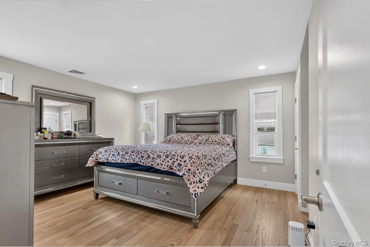9 Okane Street, Islip, NY, 6 Bedrooms Bedrooms, 11 Rooms Rooms,3 BathroomsBathrooms,Residential,For Rent,Okane,0,1006532 9 Okane Street, Islip, NY, 6 Bedrooms Bedrooms, 11 Rooms Rooms,3 BathroomsBathrooms,Residential,For Rent,Okane,0,1006532