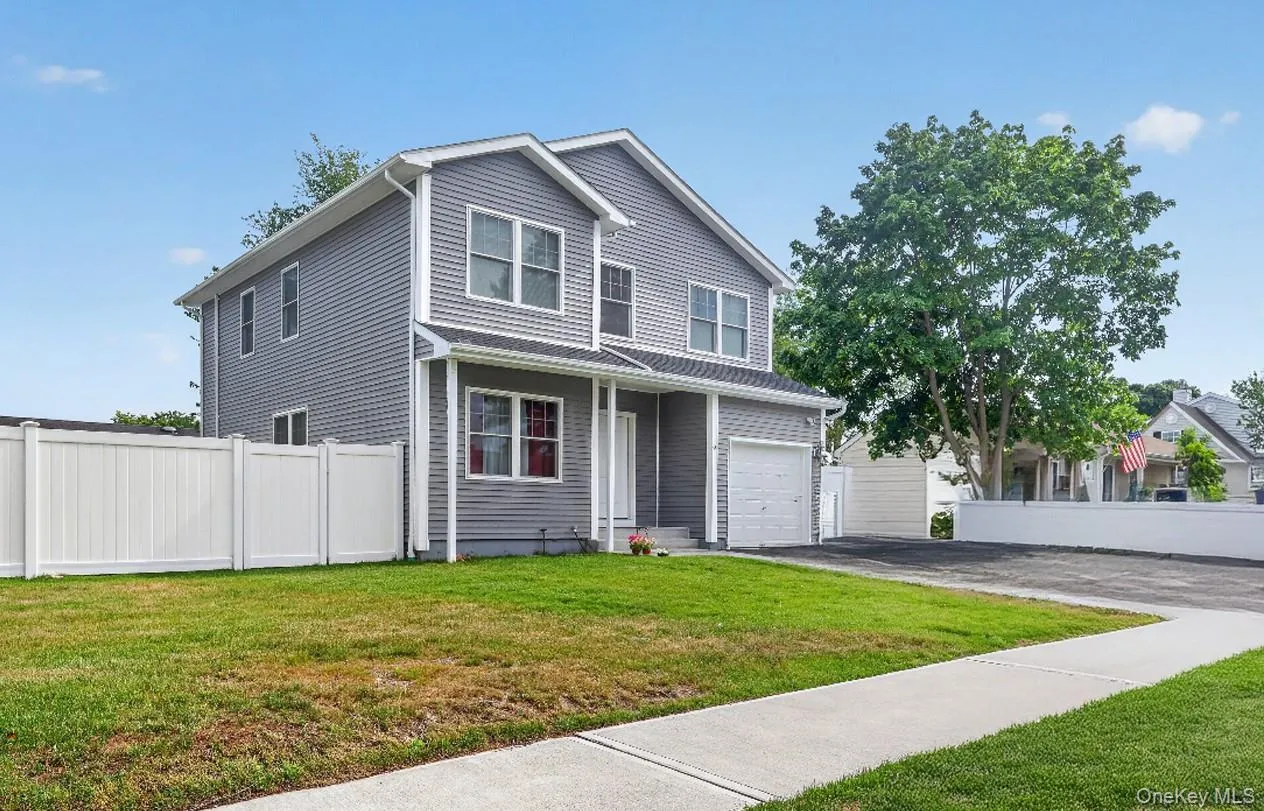 9 Okane Street, Islip, NY, 6 Bedrooms Bedrooms, 11 Rooms Rooms,3 BathroomsBathrooms,Residential,For Rent,Okane,0,1006532 9 Okane Street, Islip, NY, 6 Bedrooms Bedrooms, 11 Rooms Rooms,3 BathroomsBathrooms,Residential,For Rent,Okane,0,1006532