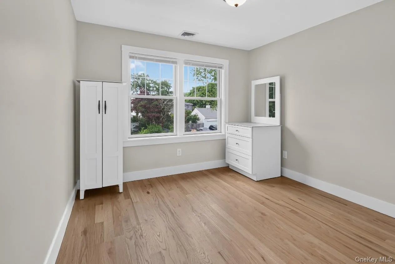 9 Okane Street, Islip, NY, 6 Bedrooms Bedrooms, 11 Rooms Rooms,3 BathroomsBathrooms,Residential,For Rent,Okane,0,1006532 9 Okane Street, Islip, NY, 6 Bedrooms Bedrooms, 11 Rooms Rooms,3 BathroomsBathrooms,Residential,For Rent,Okane,0,1006532