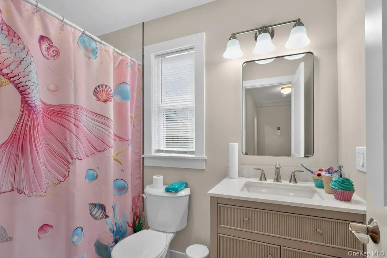 9 Okane Street, Islip, NY, 6 Bedrooms Bedrooms, 11 Rooms Rooms,3 BathroomsBathrooms,Residential,For Rent,Okane,0,1006532 9 Okane Street, Islip, NY, 6 Bedrooms Bedrooms, 11 Rooms Rooms,3 BathroomsBathrooms,Residential,For Rent,Okane,0,1006532