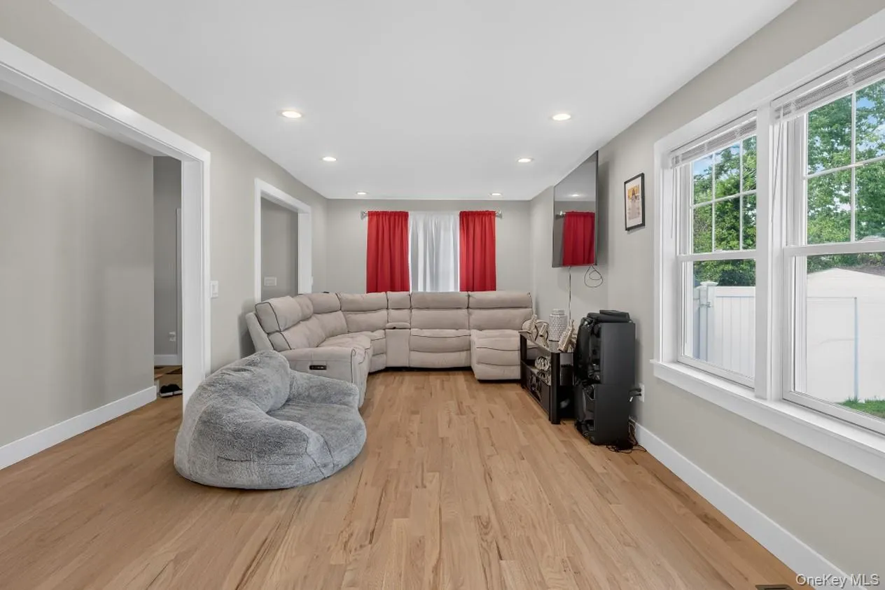 9 Okane Street, Islip, NY, 6 Bedrooms Bedrooms, 11 Rooms Rooms,3 BathroomsBathrooms,Residential,For Rent,Okane,0,1006532 9 Okane Street, Islip, NY, 6 Bedrooms Bedrooms, 11 Rooms Rooms,3 BathroomsBathrooms,Residential,For Rent,Okane,0,1006532